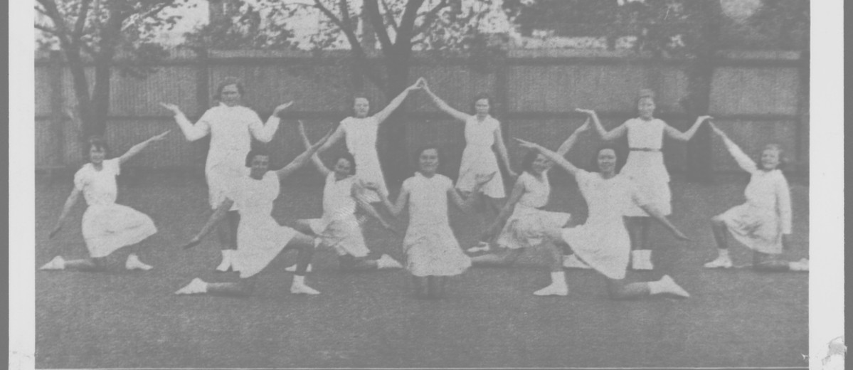 Black and white photograph of girls at Sturt Street Primary School, c. 1935