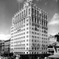 Image: Tall building with radio antennae on the roof